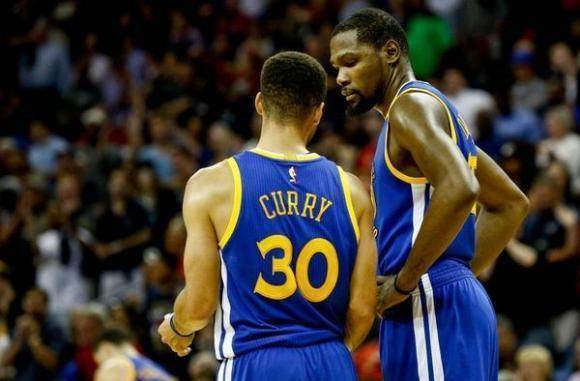 在万千目光 在万千目光